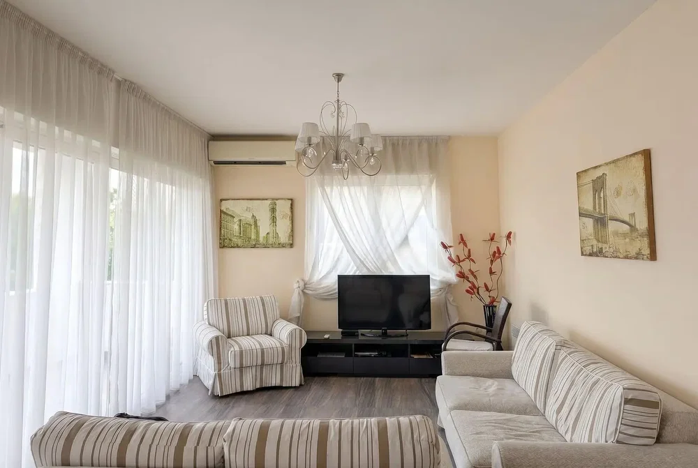 Sala de estar; luz natural, estilo moderno