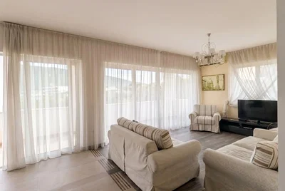 Sala de estar; luz natural, estilo moderno