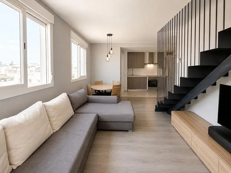 Living room; natural light, modern style, wood floor