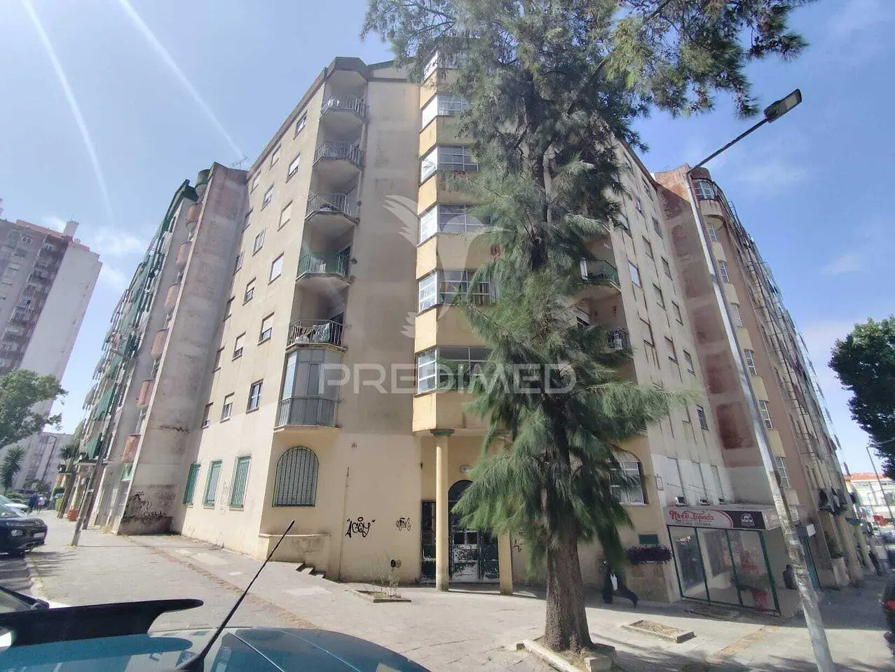 Кућа и околина