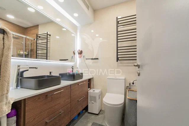 Toilette; ristrutturato, luce naturale