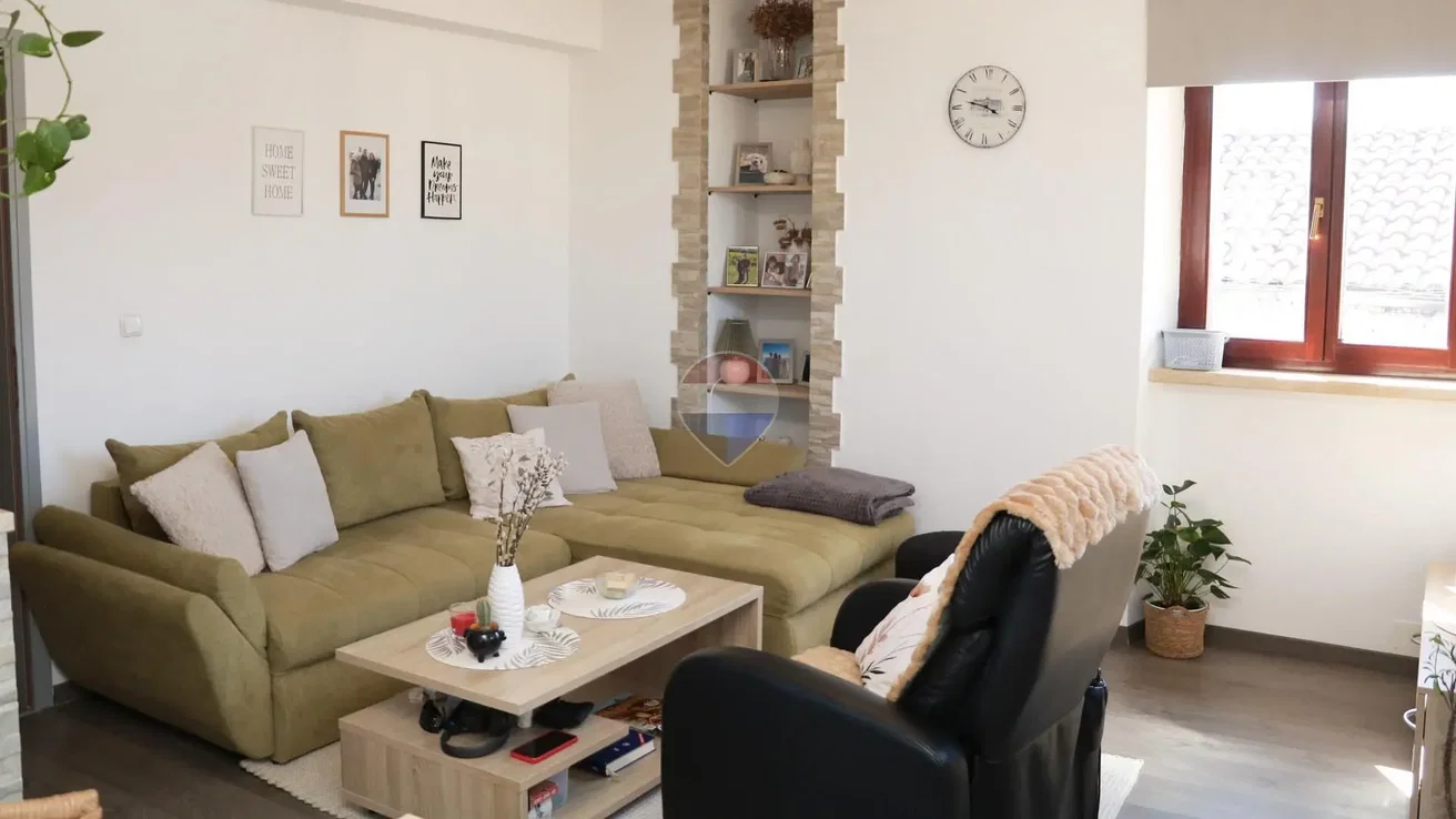 Salon; lumière naturelle, parquet