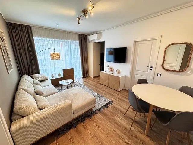 Wohnzimmer; holzboden, tageslicht, moderner stil