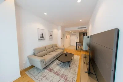 Living room; wood floor, natural light, modern style