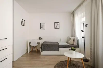 Quarto; luz natural, estilo moderno, chão de madeira