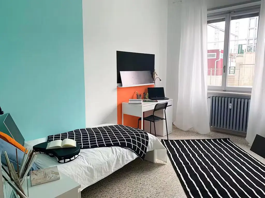 Spálňa; prirodzené svetlo, moderný štýl