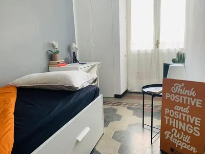 Ložnice; přirozené světlo, moderní styl