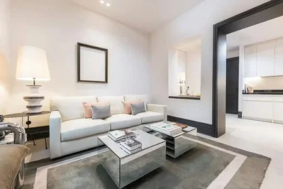 Wohnzimmer; tageslicht, moderner stil, holzboden