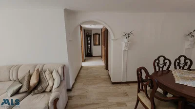 Salon; parquet, lumière naturelle