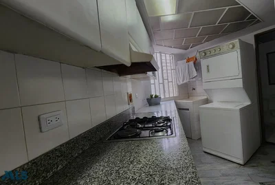 Cuisine; électroménager, carrelage, nécessite rénovation