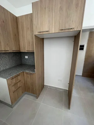 Kuhinja; kuhinjski aparati, pločice, renoviran, prirodno svjetlo