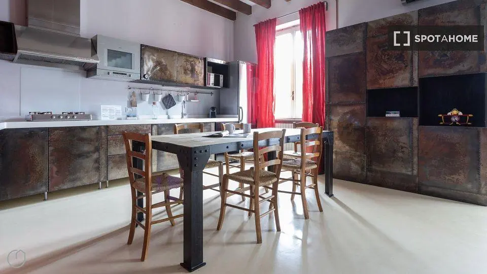 Küche; küchengeräte, tageslicht, rustikaler stil, holzboden