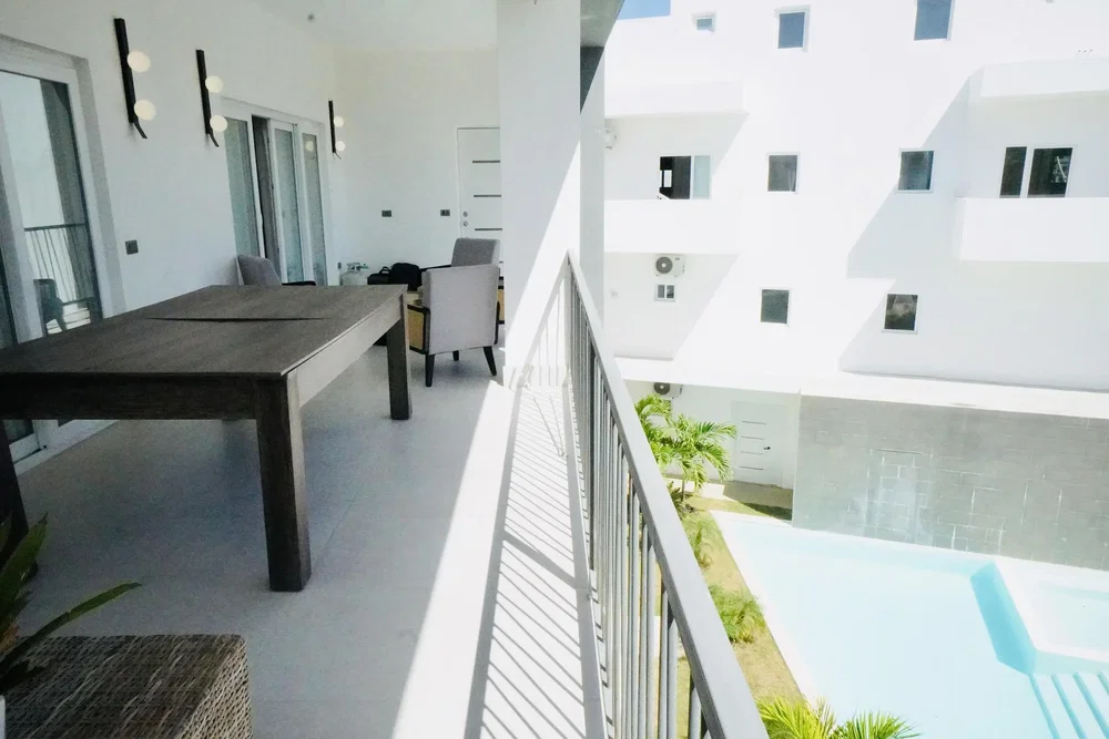 Balkon; prirodna svjetlost, pločice