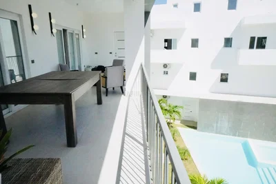 Balkon; prirodna svjetlost, pločice