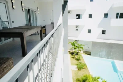 Balkon; prirodna svjetlost, pogled