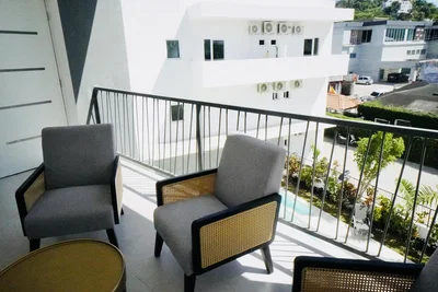 Balkon; prirodna svjetlost, pločice