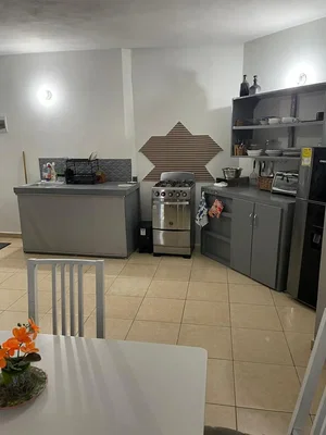 Kuhinja; kućanski aparati, pločice
