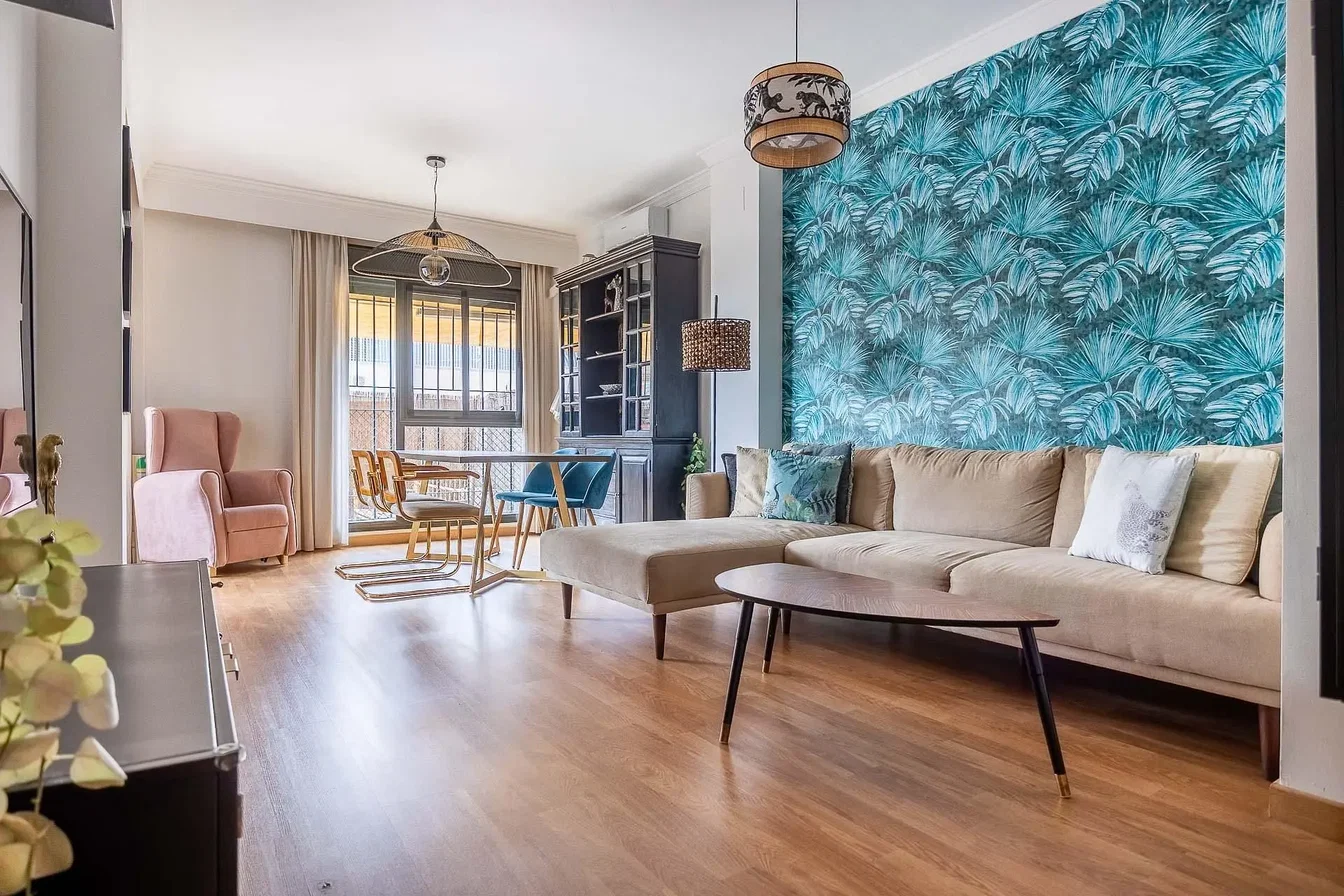 Oturma odası; doğal ışık, modern stil