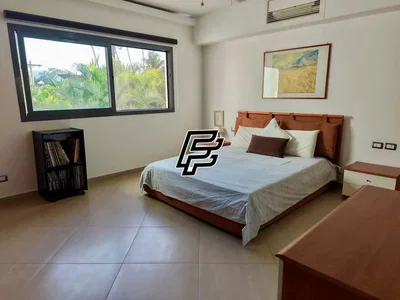 Chambre; carrelage, lumière naturelle, vue