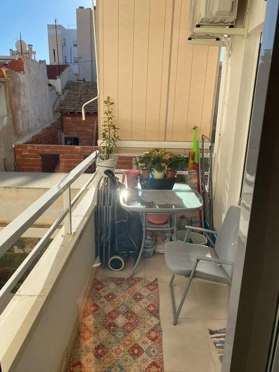 Balkon; blick, fliesenboden, tageslicht