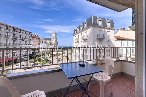 Balkon; pogled, prirodno svjetlo