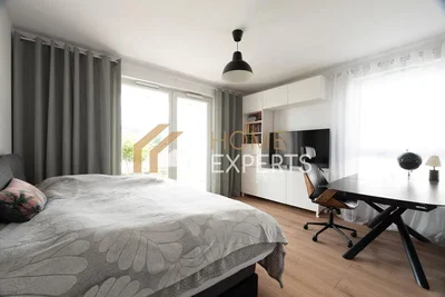 Schlafzimmer; tageslicht, holzboden