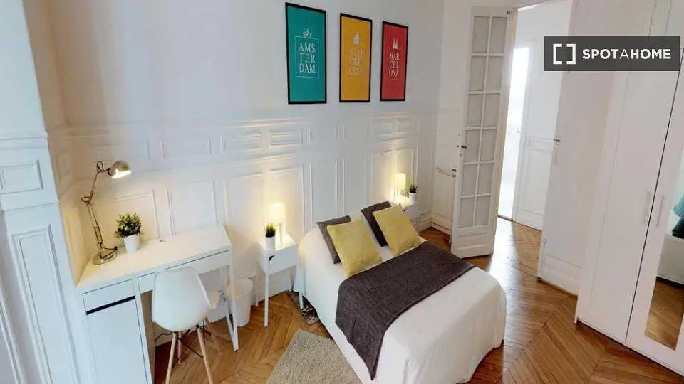 Schlafzimmer; tageslicht, moderner stil