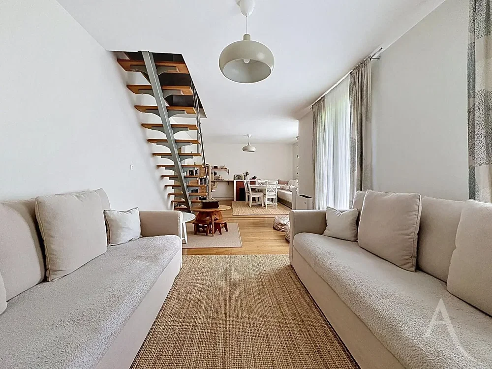 Wohnzimmer; tageslicht, moderner stil