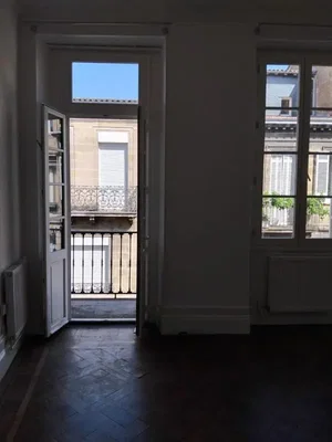 Autre; lumière naturelle, carrelage