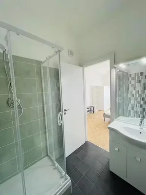 Bathroom; tile floor, natural light