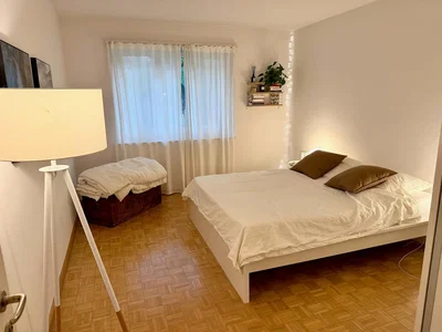 Chambre; lumière naturelle, parquet