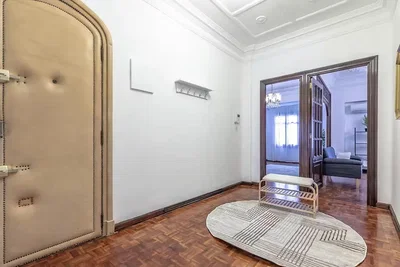 Guardaroba; pavimento in legno, luce naturale