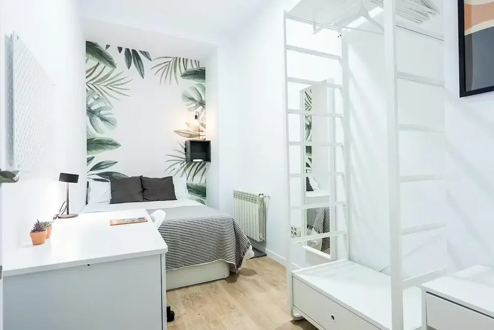 Yatak odası; doğal ışık, modern stil