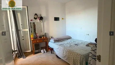 Spavaća soba; prirodno svjetlo, potrebna renovacija