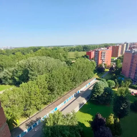 Casa y alrededores; vista, luz natural