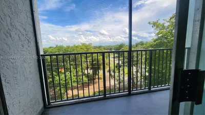 Balkon; pogled, prirodno svjetlo