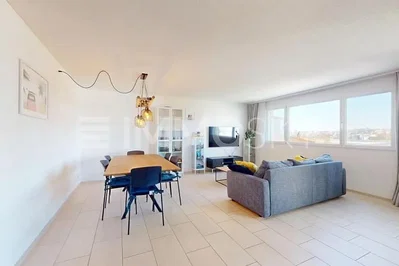 Wohnzimmer; blick, tageslicht, fliesenboden
