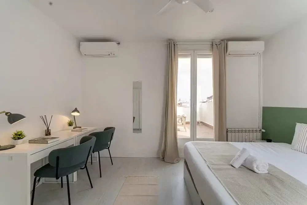 Camera da letto; luce naturale