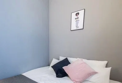 Camera da letto; luce naturale, stile moderno