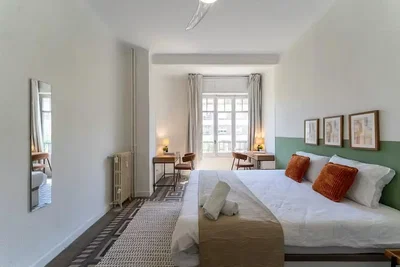 Camera da letto; luce naturale, stile moderno