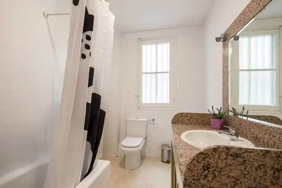 Bathroom; natural light, tile floor