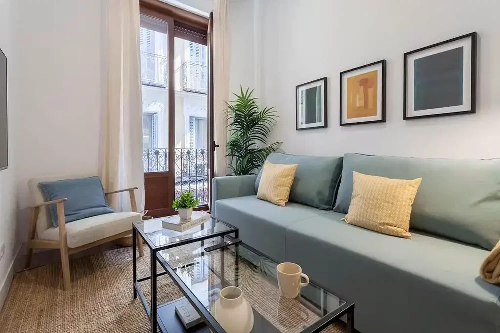 Soggiorno; luce naturale, stile moderno