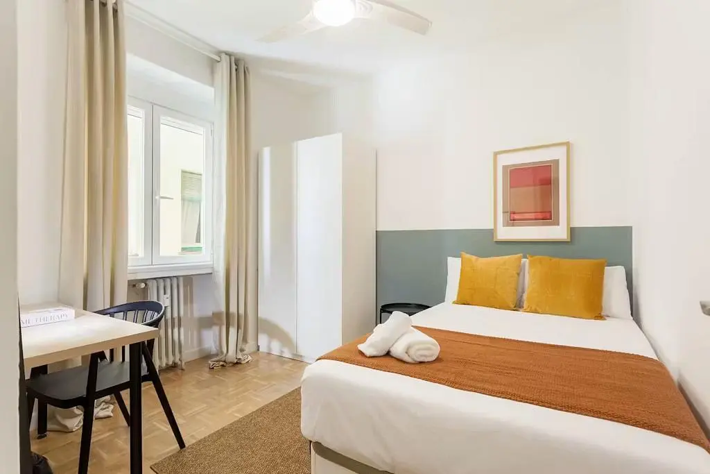 Bedroom; natural light, modern style