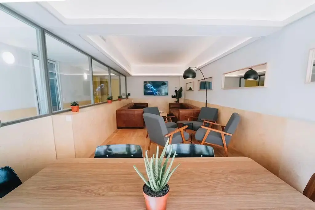 Living room; natural light, wood floor, modern style