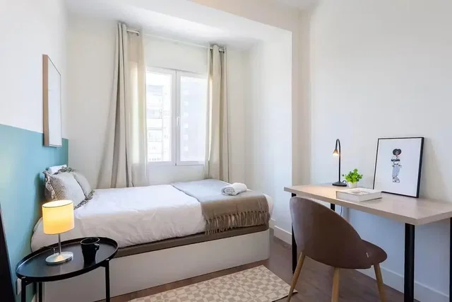 Bedroom; natural light, modern style