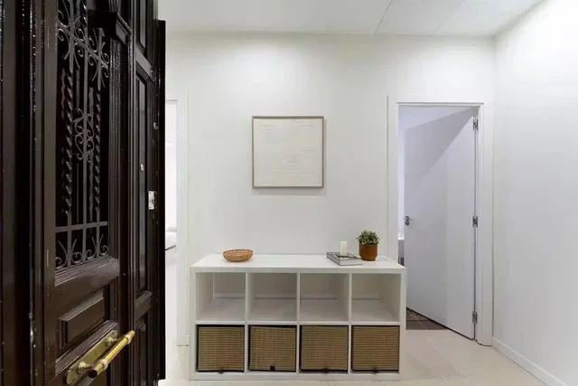 Vestuario; luz natural, renovado