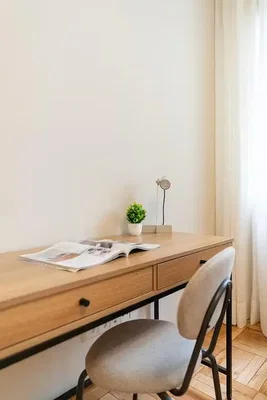 Altro; pavimento in legno, luce naturale