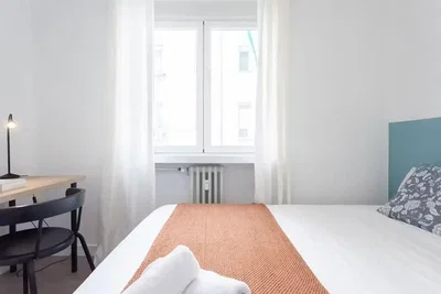 Quarto; luz natural