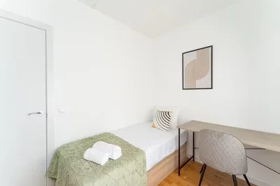 Camera da letto; luce naturale, stile moderno