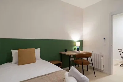 Camera da letto; luce naturale, ristrutturato